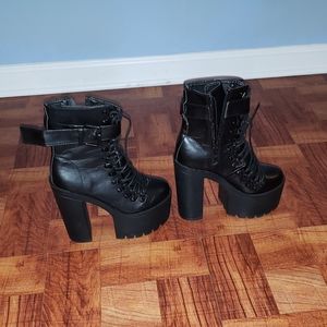 Very high heels in excellent condition